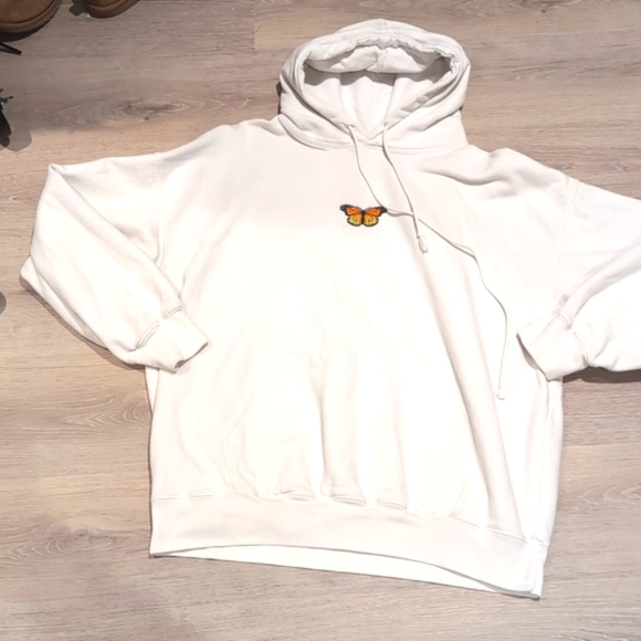 Brandy Melville Butterfly Hoodie Rare - Picture 2 of 7